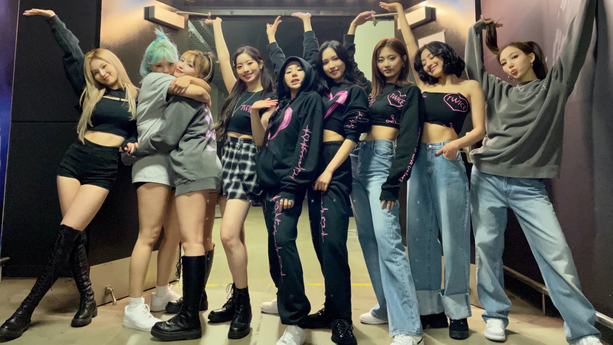 TWICE (NO) Brasil  Zone & Masterpiece on X: 🗞️- Posições das membros do  Twice no Ranking dos idols de k-pop mais procurados mundialmente no google  durante o primeiro semestre de 2020. #