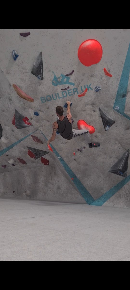 Crowie92's tweet photo. V4 smashed on the comp wall 👌 #bouldering #Climbers #climbing #compwall #boulderuk https://t.co/2yf8AaUlBT