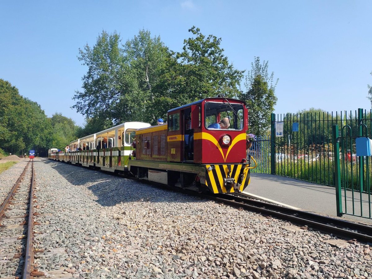 Another beautiful weekend of weather is ahead!
Trains are running 12:20 to 16:20 every 20minutes.
Why not come and join us for a ride 🚂🚂🚂