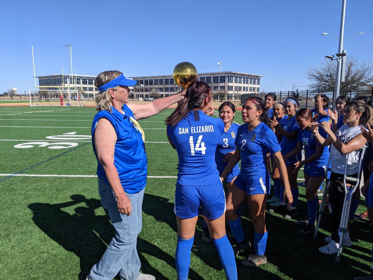 MiguelMendezSE's tweet photo. San Eli wins 8-1 against Borger HS and gets the Bi-district championship 🏆! Overcame a very tough first half on a hot "summer" day. I am a very proud coach, their commitment to improve on all aspects is commendable. Way to go girls!  #sehsthebest https://t.co/yIKoumc9OP