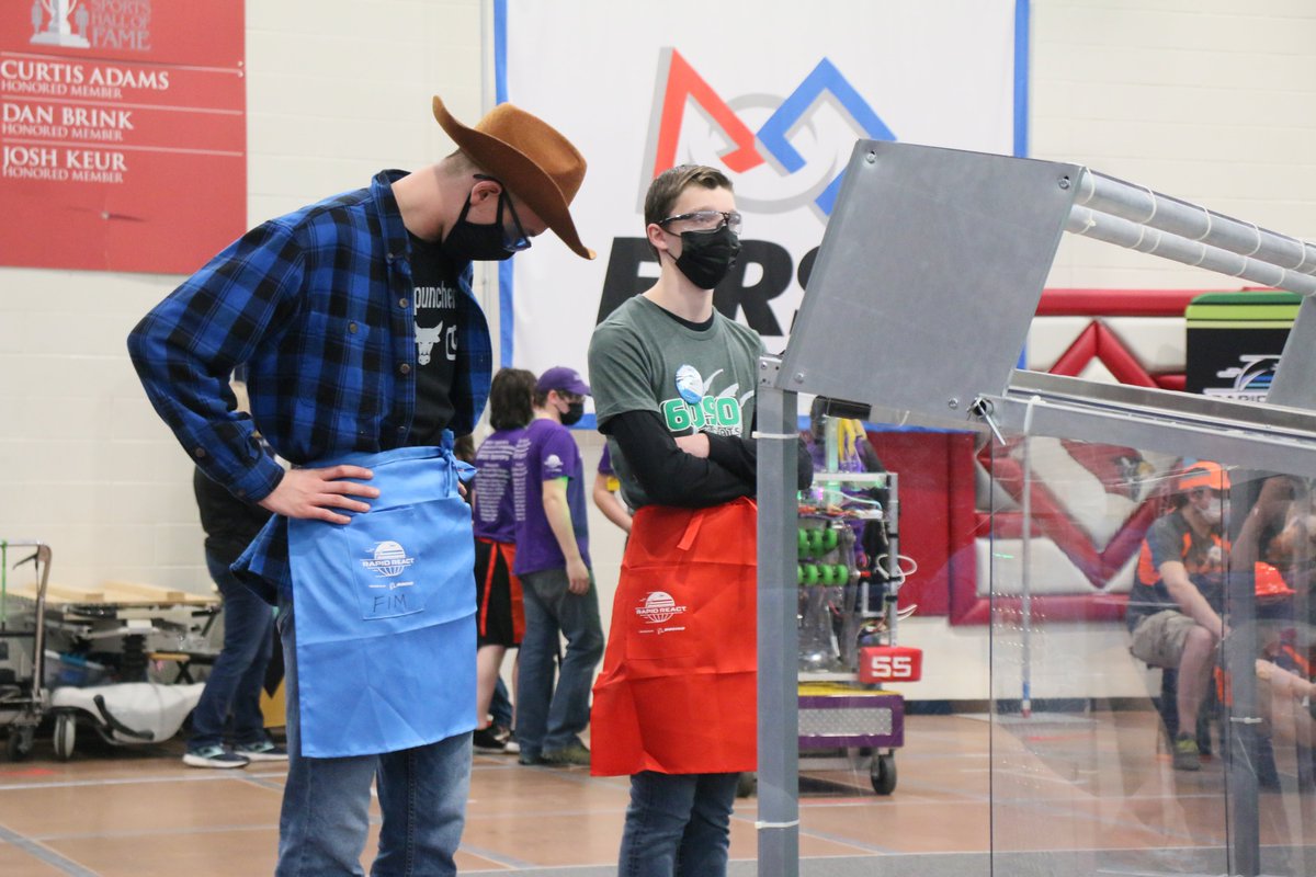 wildcats6090's tweet photo. Here are some awesome pictures of our drive team and human player from the Muskegon event. https://t.co/EOuXAunP0J