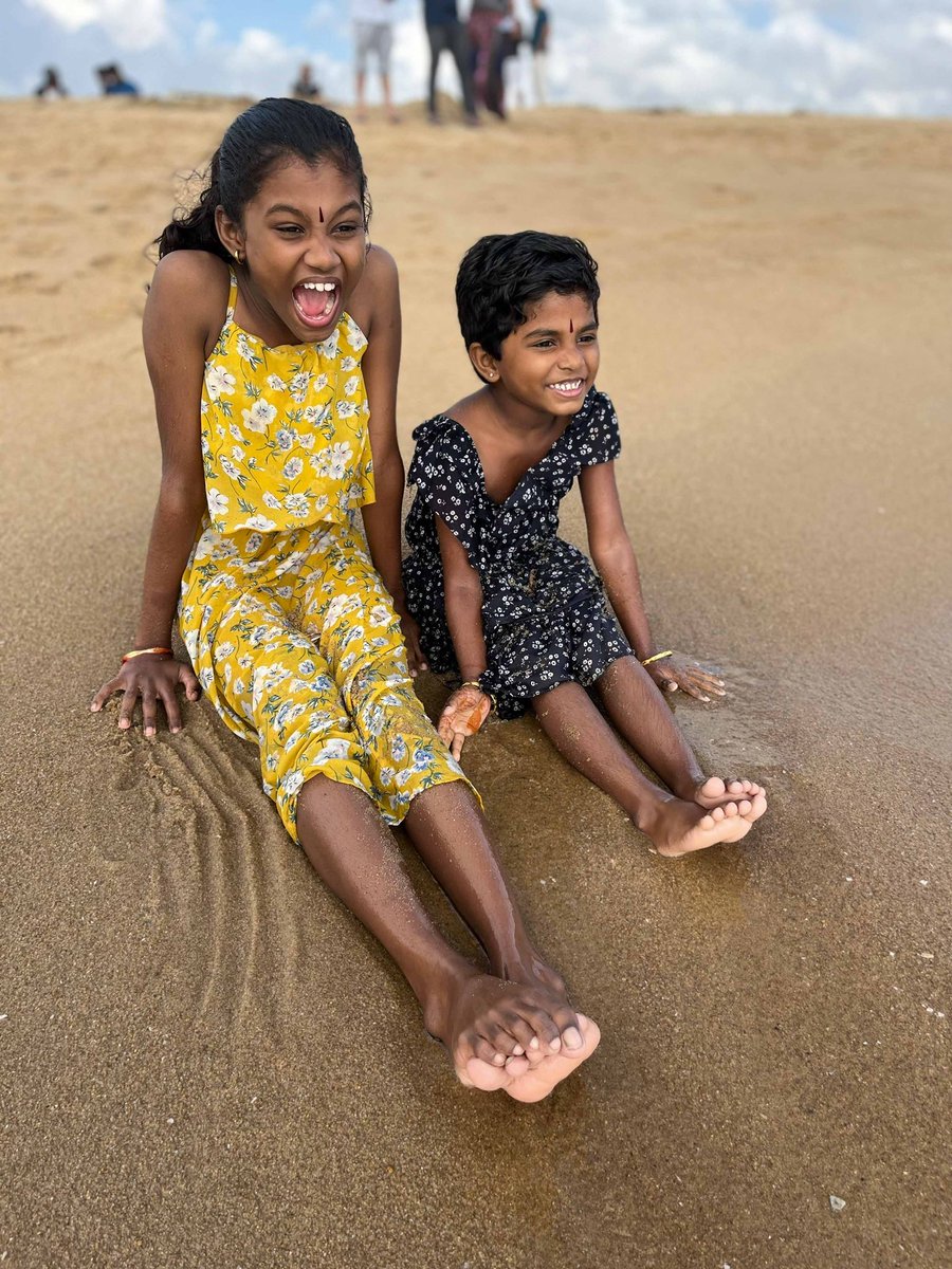 tim_cook's tweet image. Forty high school students from Tamil Nadu, India captured the vibrance of their communities on iPhone 13 mini. Now their work is featured in the student showcase at the historic Egmore Museum for the Chennai Photo Biennale. #ShotOniPhone chennaiphotobiennale.foundation/prism/a-land-o…