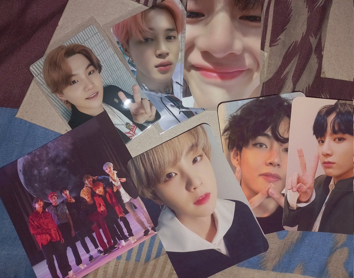 mikacollector's tweet image. [📦] FEEDBACK POSITIVO para @BeChingus que me vendeu esses três que estava procurando 🥺. Super atenciosa, veio SUPER bem embalado e com mimos lindos, obrigada adm 💜