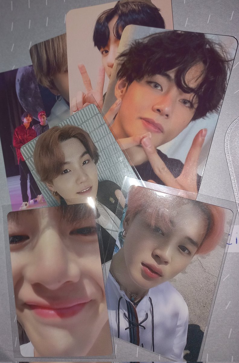 mikacollector's tweet image. [📦] FEEDBACK POSITIVO para @BeChingus que me vendeu esses três que estava procurando 🥺. Super atenciosa, veio SUPER bem embalado e com mimos lindos, obrigada adm 💜