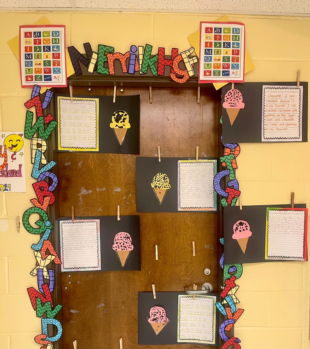 McKenzieSGay's tweet photo. π¨ Just Posted!π¨
Here is a π§΅ of all the amazing work my Scholars π§βπ in 3-5 MID have completed this week!
#οΈβ£1οΈβ£
We did some βsweetβ ice cream π¦ writing!
Whatβs your favorite flavor? π
#AdventuresInRoom412 #LewisLions #SpecialEducation #ElementaryWriting https://t.co/iE3llmgD1I