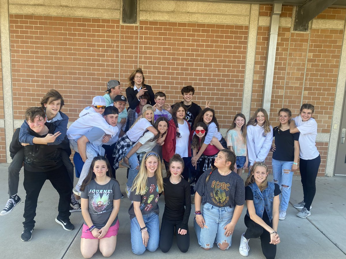 benoldchoir's tweet photo. Benold Mixed Choir rocks Capital City Showcase at Rouse High School!! https://t.co/P2kSSvHZZH