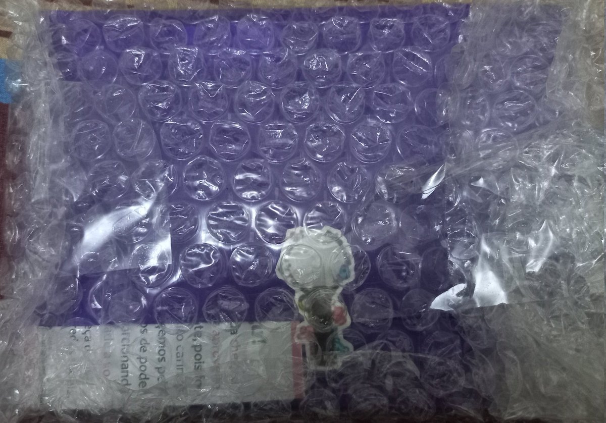 mikacollector's tweet image. [📦] FEEDBACK POSITIVO para @BeChingus que me vendeu esses três que estava procurando 🥺. Super atenciosa, veio SUPER bem embalado e com mimos lindos, obrigada adm 💜