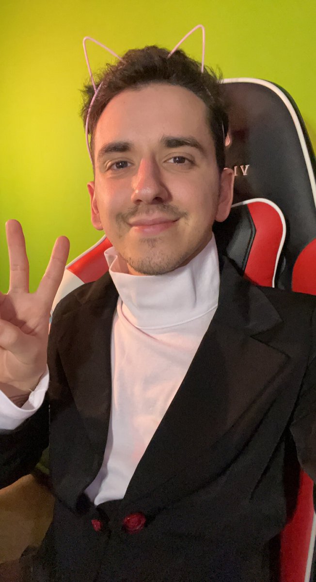 Live in 20 with our last birthweek stream!

Kirby game ✅
Joker cosplay ✅
Cat ears ✅