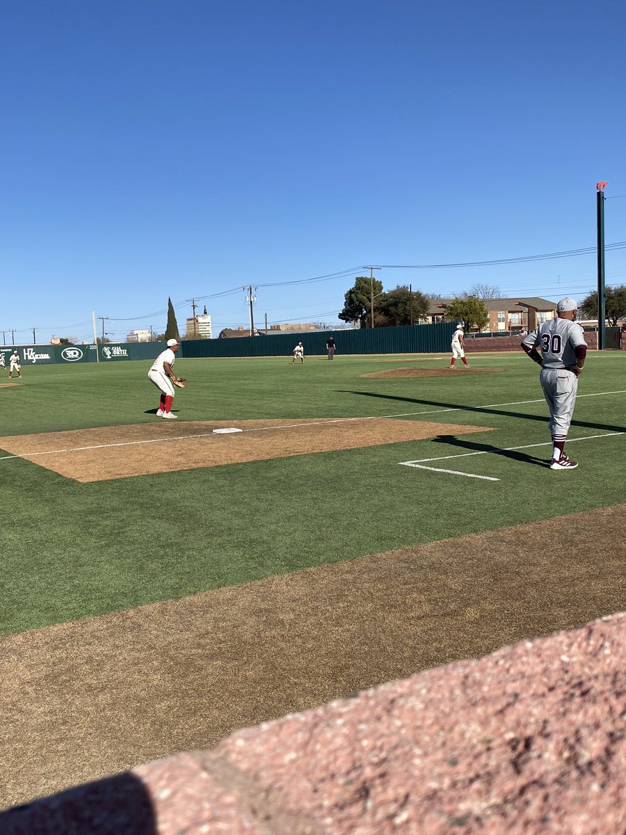 ECISDAthletics's tweet photo. What a beautiful day to watch our @BigRedBronchos boys baseball team on the mound &amp; up to bat! ⚾️ https://t.co/G9Qd0LSDEK