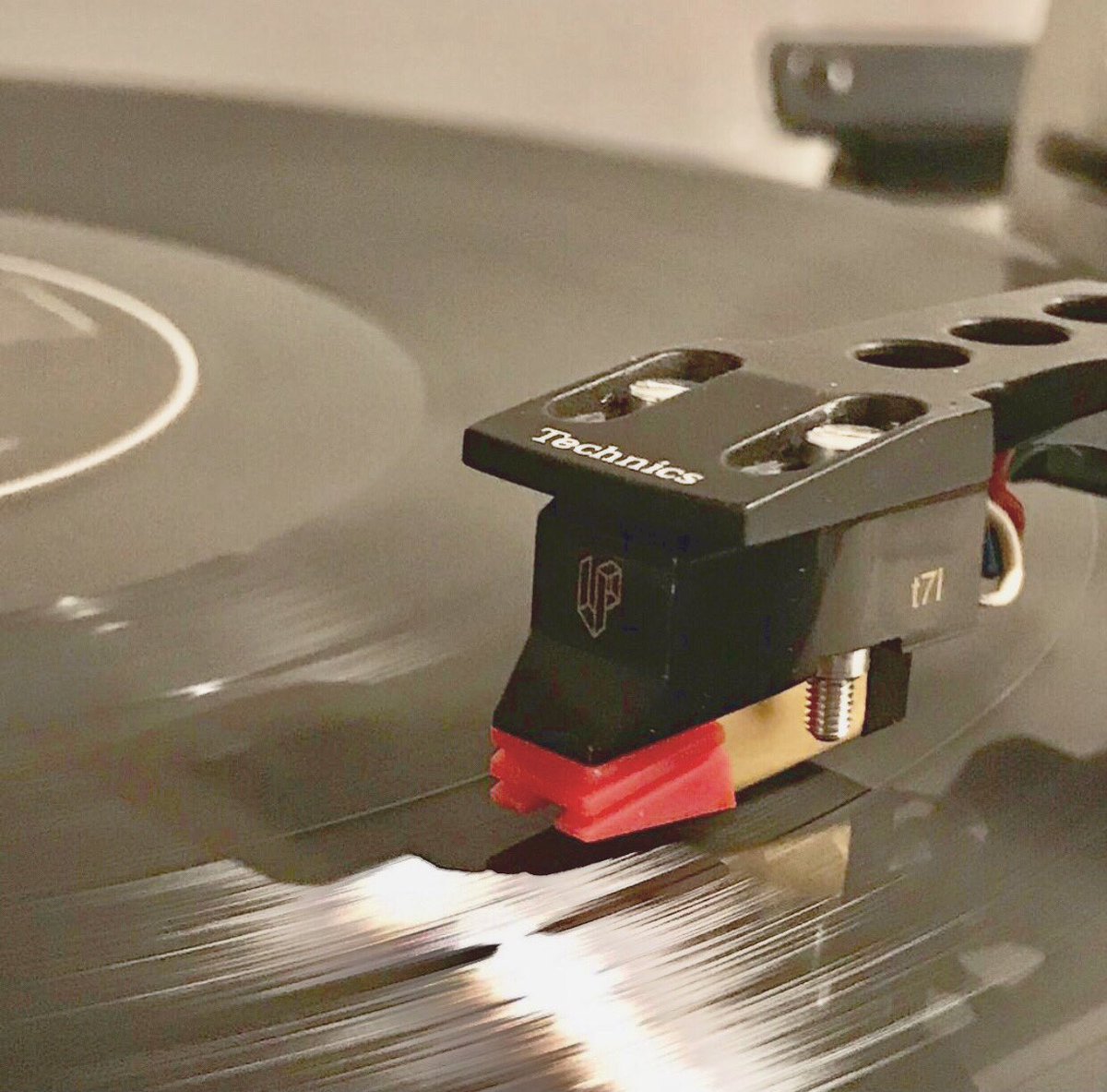 LP_Gear's tweet photo. Happy #listening 😁🎶
.
.
.
.
#thevessel #phonocartridge #phonocartridges #cartridge #cardridges #vesselcartridges #vesselcartridge #vinylrecords #spinningrecords #audiophiles https://t.co/ZUnvD8OQvY