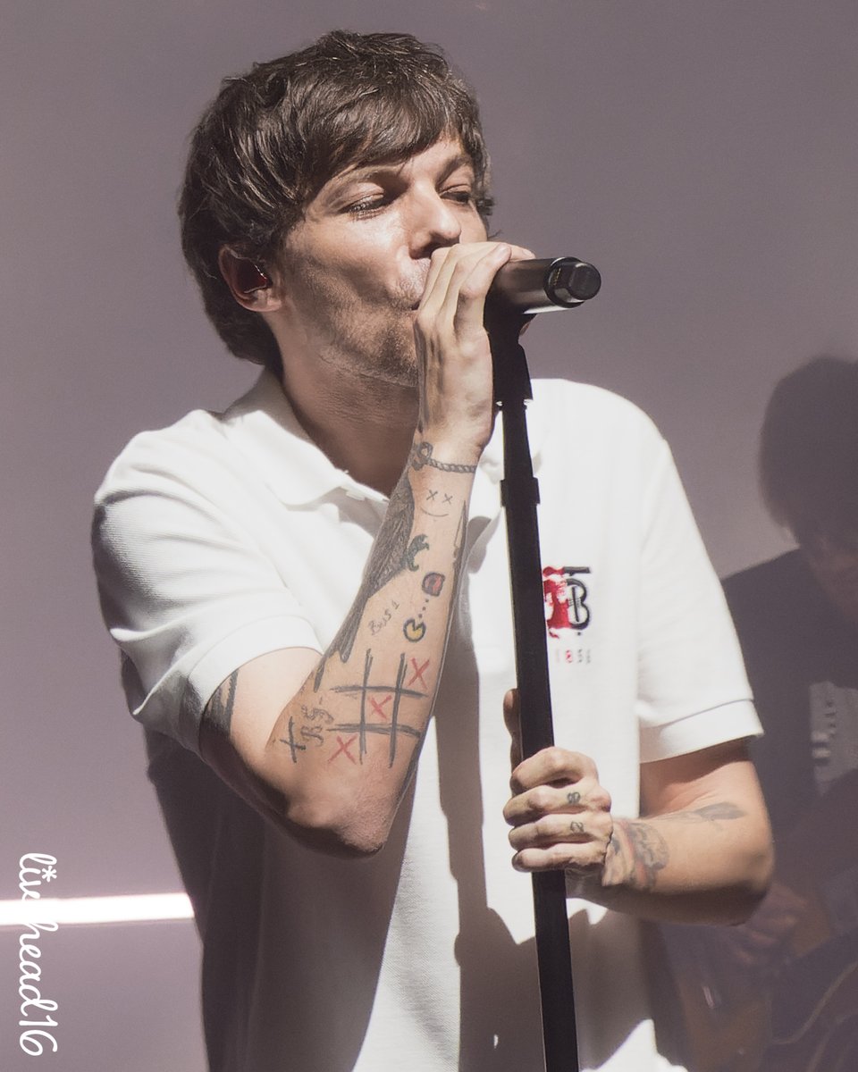 livehead16's tweet photo. Louis Tomlinson, Los Angeles, 3/13/22
Please credit if reposted.
#LTWTLA2 #LTWTLA #Night2 https://t.co/u3fZmvTSi8