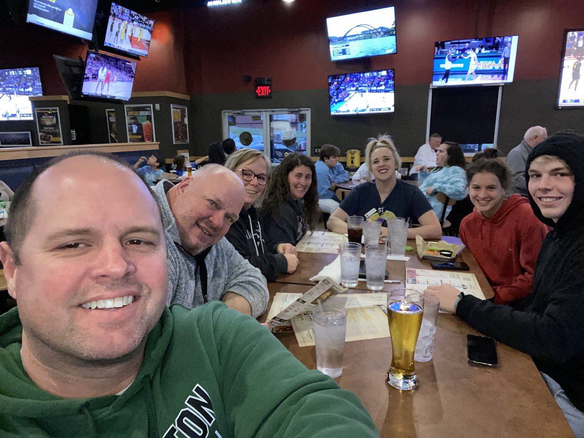 DouglassCoach's tweet image. Watching @WillyAthletics @WHSHornetsHive in the @MHSAA semi play @FreelandHoops from @BWWings in Hixson, TN (Chattanooga) #TechnologyIsAmazing
