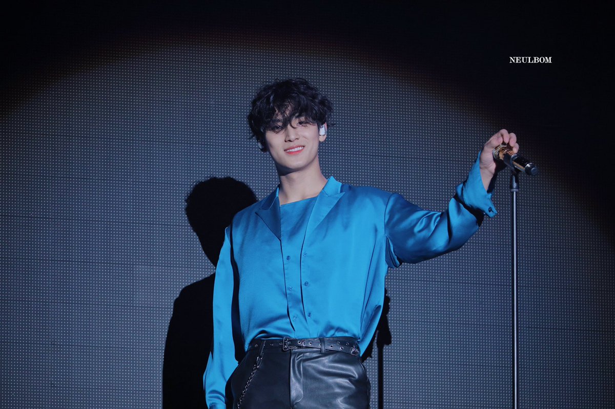 220325 캐럿랜드

김민규 안사랑하는 방법 모름🤍

#세븐틴 #SEVENTEEN 
#민규 #김민규 #MINGYU #ミンギュ