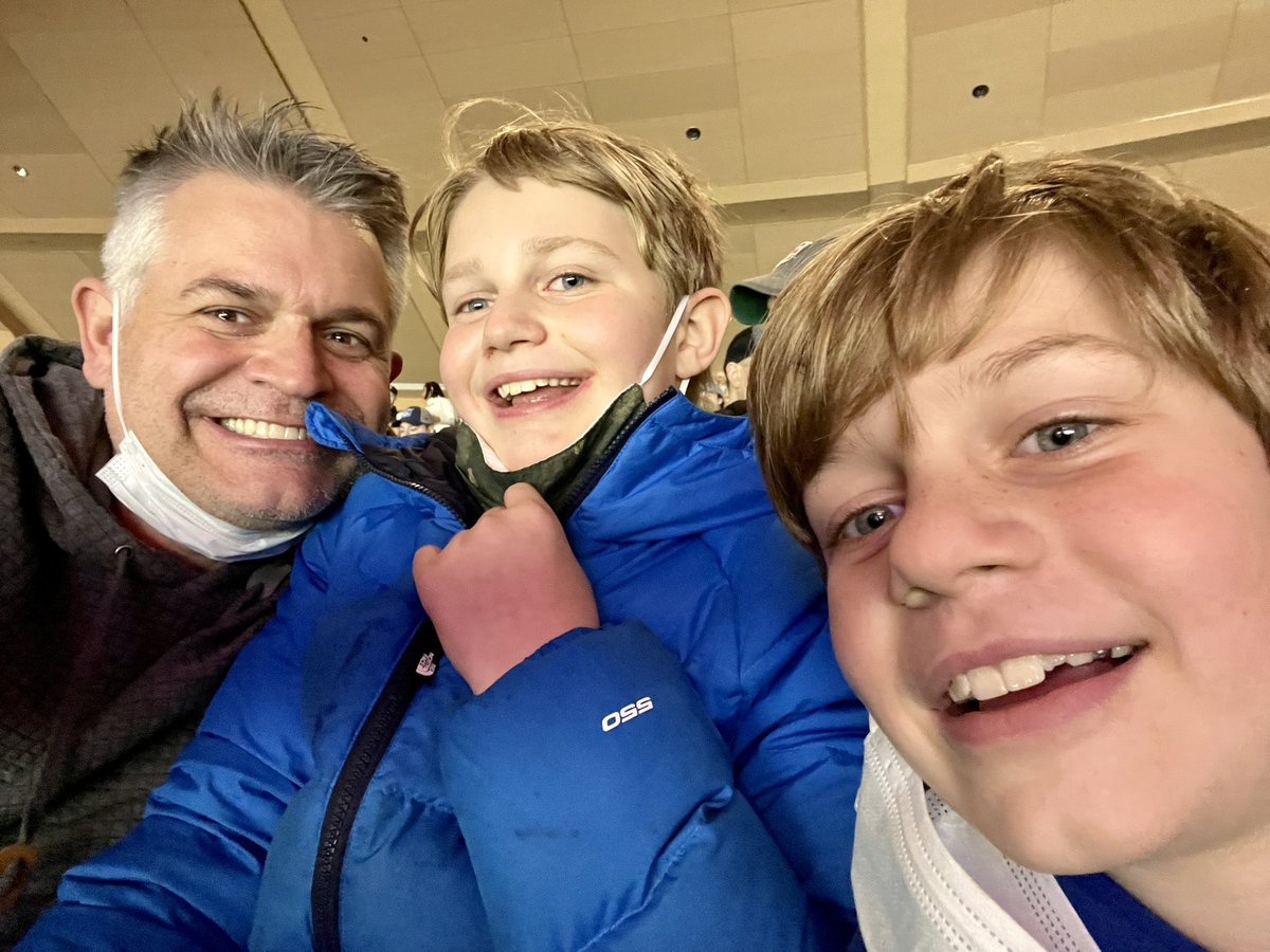 Warren_JL's tweet photo. Chicago natives loving their first game at @TheGarden enjoying @NewYorkRangers_ vs @penguins !!!

3-0 after 1 

#MakeSomeNoise!!

#UrbanSpringBreak

@TeamsLab https://t.co/zqCT2LE6EB