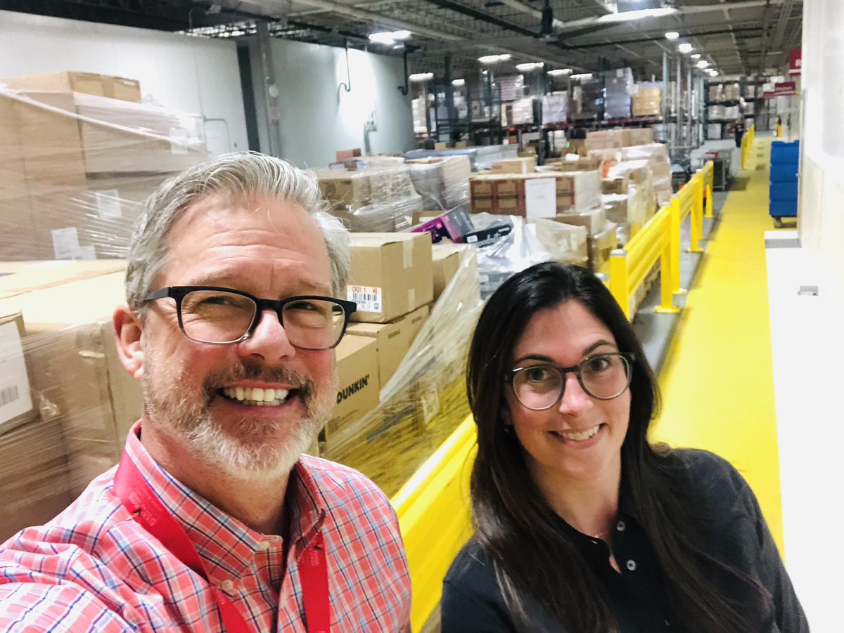 FredWasiak's tweet photo. Thank you Christina Renna, President &amp; CEO of @CCSNJ for visiting the @foodbankSJ! We appreciate your support of our mission. Also, we are proud members of the #ChamberCommerceSNJ! #EndHungerInSJ #BetterTogether https://t.co/Y88JiF5Fsx