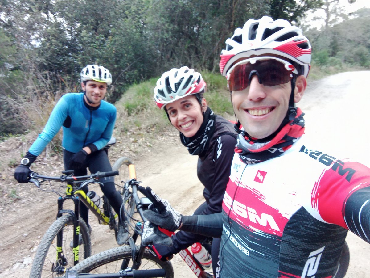 isranunez's tweet photo. Salida corta pero intensa! 👌
1000+ en 90' 💪

#Massi #BikingPoint #Inverse #EassunSpain #Nutrisport #SigmaSportIberia #CentreMedicLaRocaMontornes #AjuntamentDeMartorell #MartorellBike #Unstoppable https://t.co/P6MWy7qFjg