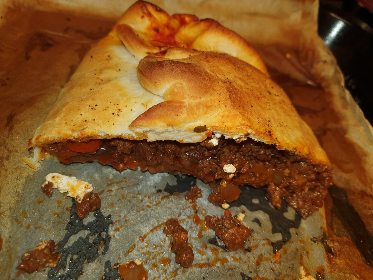 blickovernejden's tweet photo. Hemstånkad pirog med fårfärsfyllning från en väns uppfödning. #lokalproducerat #fredagsmys #pirog https://t.co/pzBrC1xRYV