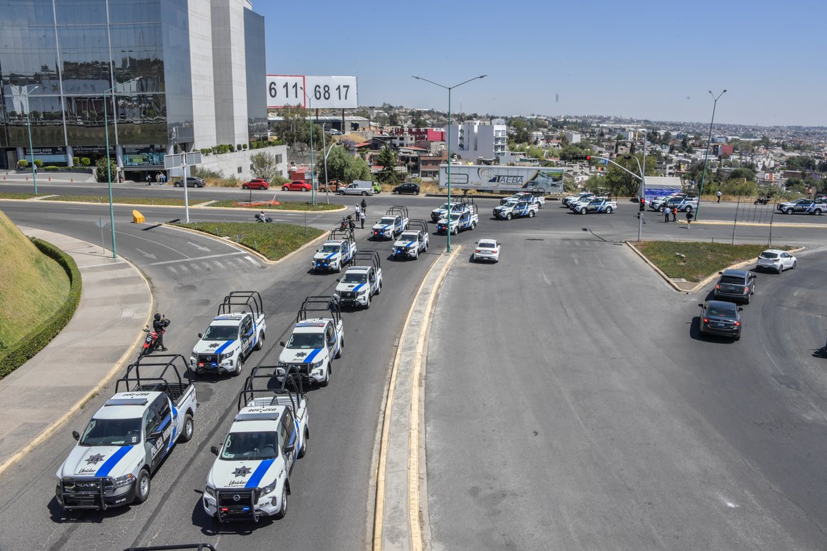 Los vehículos cuentan con las características necesarias para patrullar todo el territorio atizapense y así ofrecer la seguridad que la ciudadanía merece. 🚔(2/2)