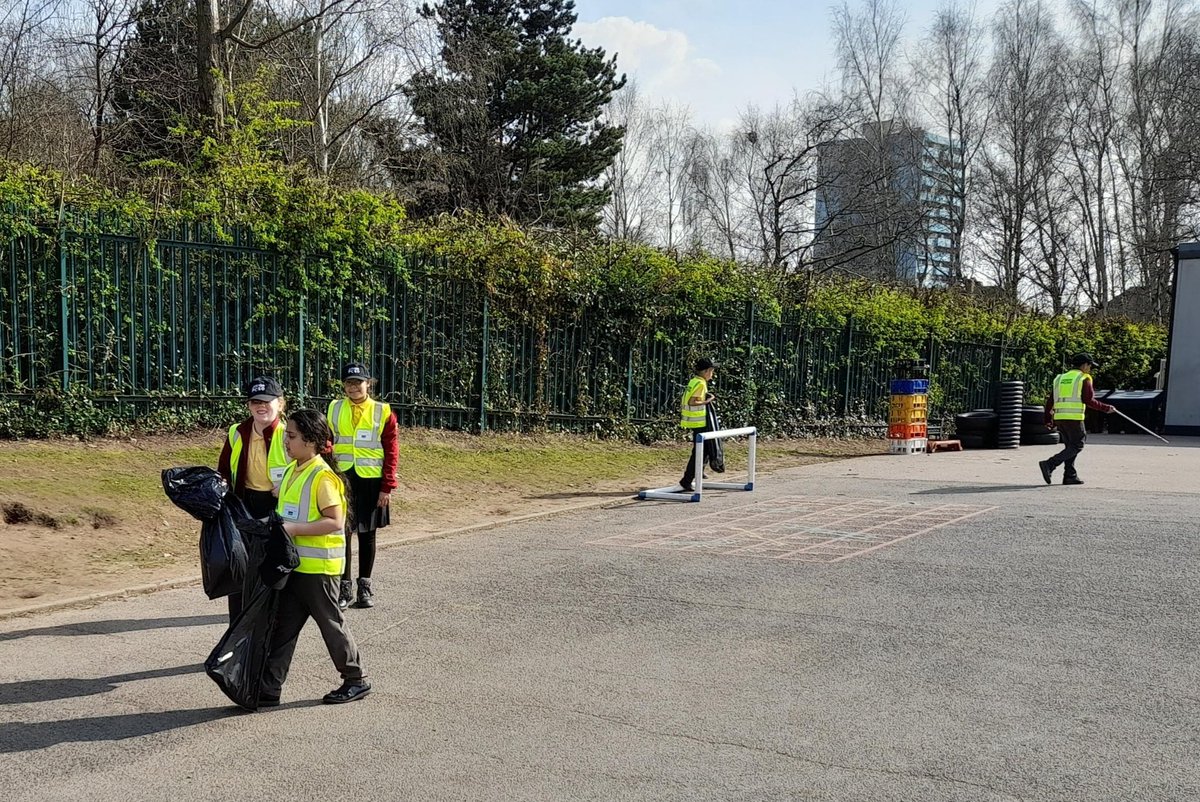 HTcofe's tweet photo. Our Junior PCSOs made posters about littering and did a litter pick. @WestBromwichWMP https://t.co/0QyB70FLff