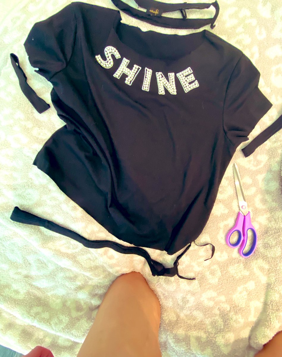 MutantNurse's tweet photo. If you don’t LOVE it…life/career/your everyday…or for that matter clothes…Make a change quick, LEAN into it & FLY…don’t stay STUCK wishing you had…& if you land in Paris instead of Italy enjoy your time there…@ least you’re one step closer #ChopShop ✂️#NFTdeepDIVE 🛩 🗺 🤟🏼 https://t.co/nrBA4FGWmg