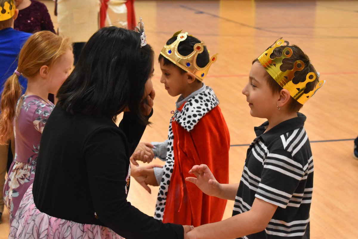 BedCoSchools's tweet photo. #LearningWayElementary 1st graders rose to the #challenge this week during an #EscapeToTheCastle activity! Classes were split into groups and given ELA standards-aligned challenges to complete as a #team with it all ending in a #FairyTale Ball! #Celebrating #BedfordCountySchools https://t.co/PaWcJ7EK1c