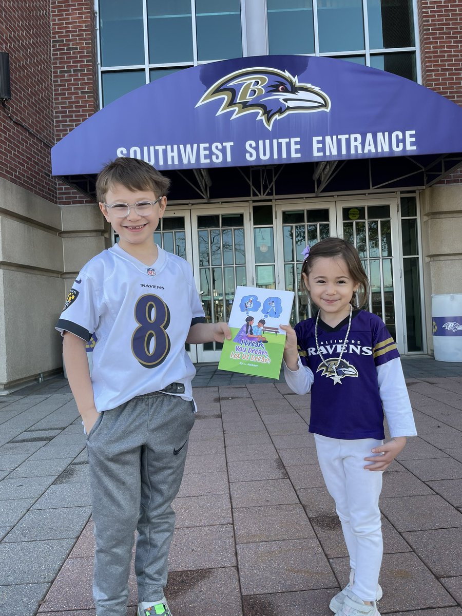 dspritzker's tweet photo. Had to read @Lj_era8’s new book before our tour of M&amp;T Bank! Amazing day. Thank you @Ravens!! Your locker is safe @Lj_era8 😈 https://t.co/zw6IEJFkou