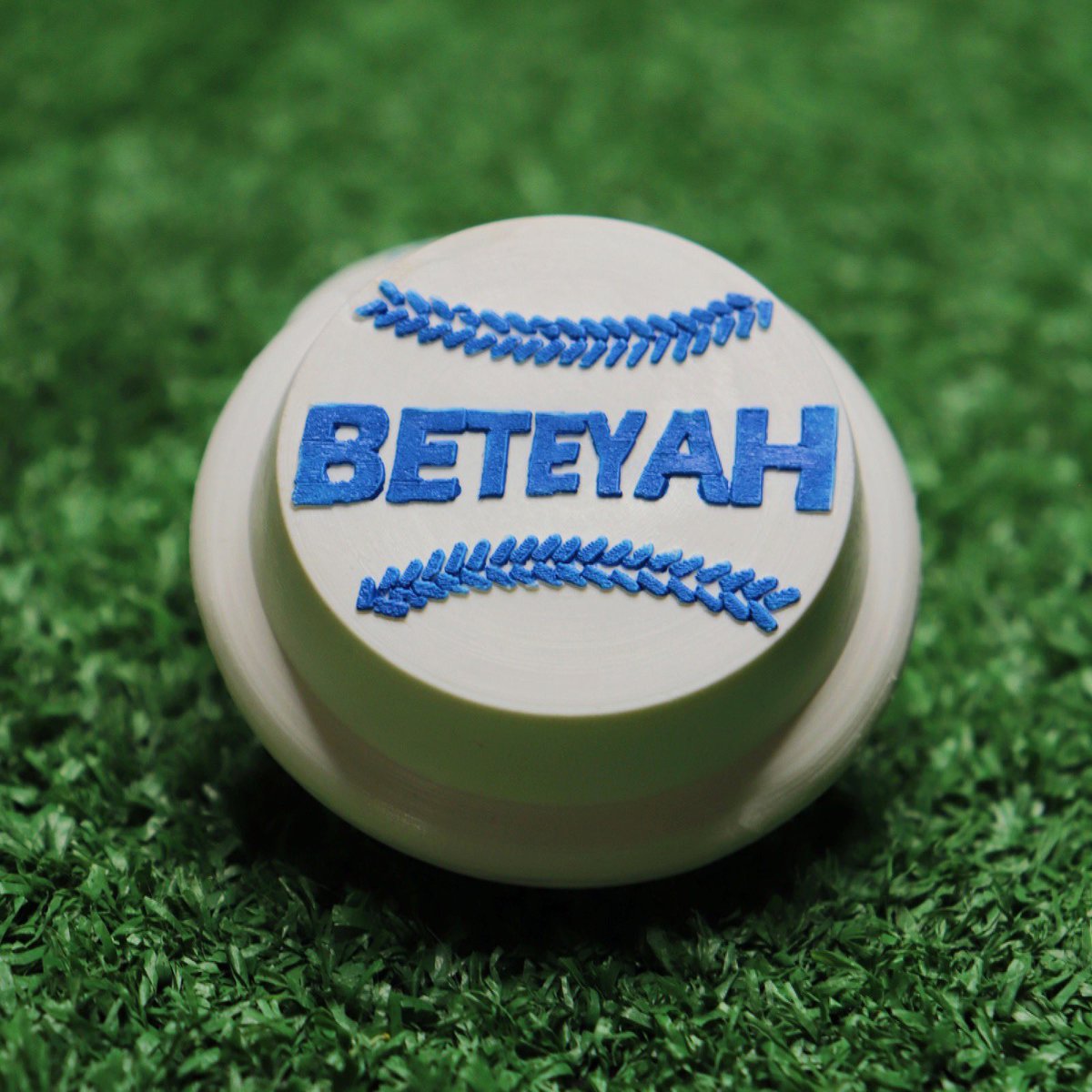 BETEYAH's tweet photo. Order your set Online now on our website https://t.co/2hlgUGZfqs! New limited edition Blue Vitillas are available NOW. #TrainlikethePros #Beteyah https://t.co/F4x7maGp1G