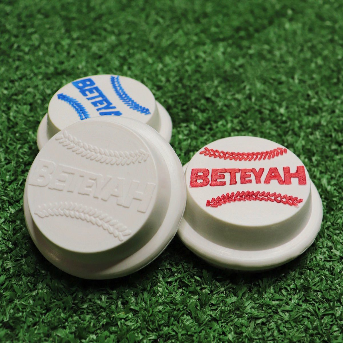 BETEYAH's tweet photo. Order your set Online now on our website https://t.co/2hlgUGZfqs! New limited edition Blue Vitillas are available NOW. #TrainlikethePros #Beteyah https://t.co/F4x7maGp1G