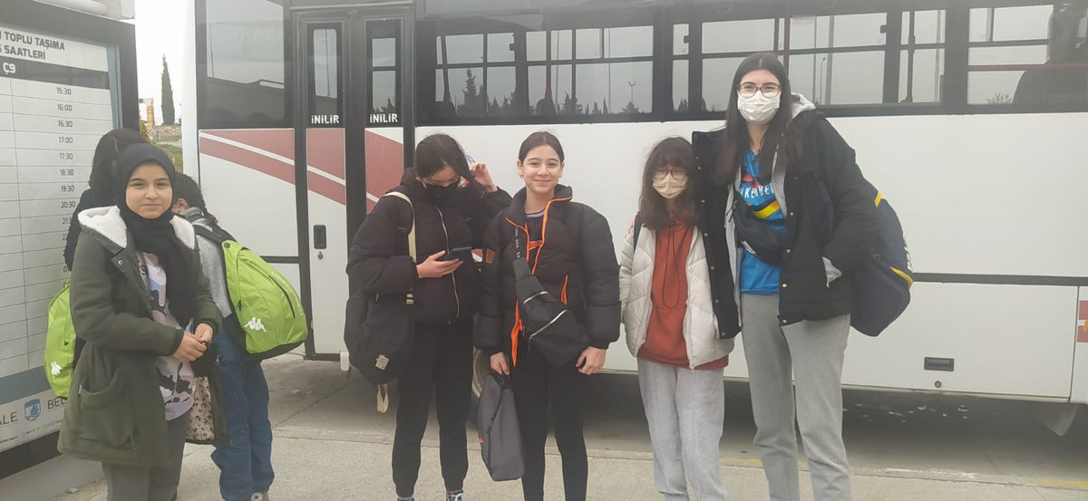 Çanakkale'de 14 il 55 okuldan toplam 400 öğrencinin katıldığı Oryantiring Gruplar Şampiyonasında İstanbul Yıldız kızlar şampiyonu olarak katılan okulumuz takım halinde 6. olmuştur. Başarının mimarı sayin Ayhan GENÇ'i, sayin Şerife ACAR'ı ve tüm ögrencilerimizi tebrik ederiz..