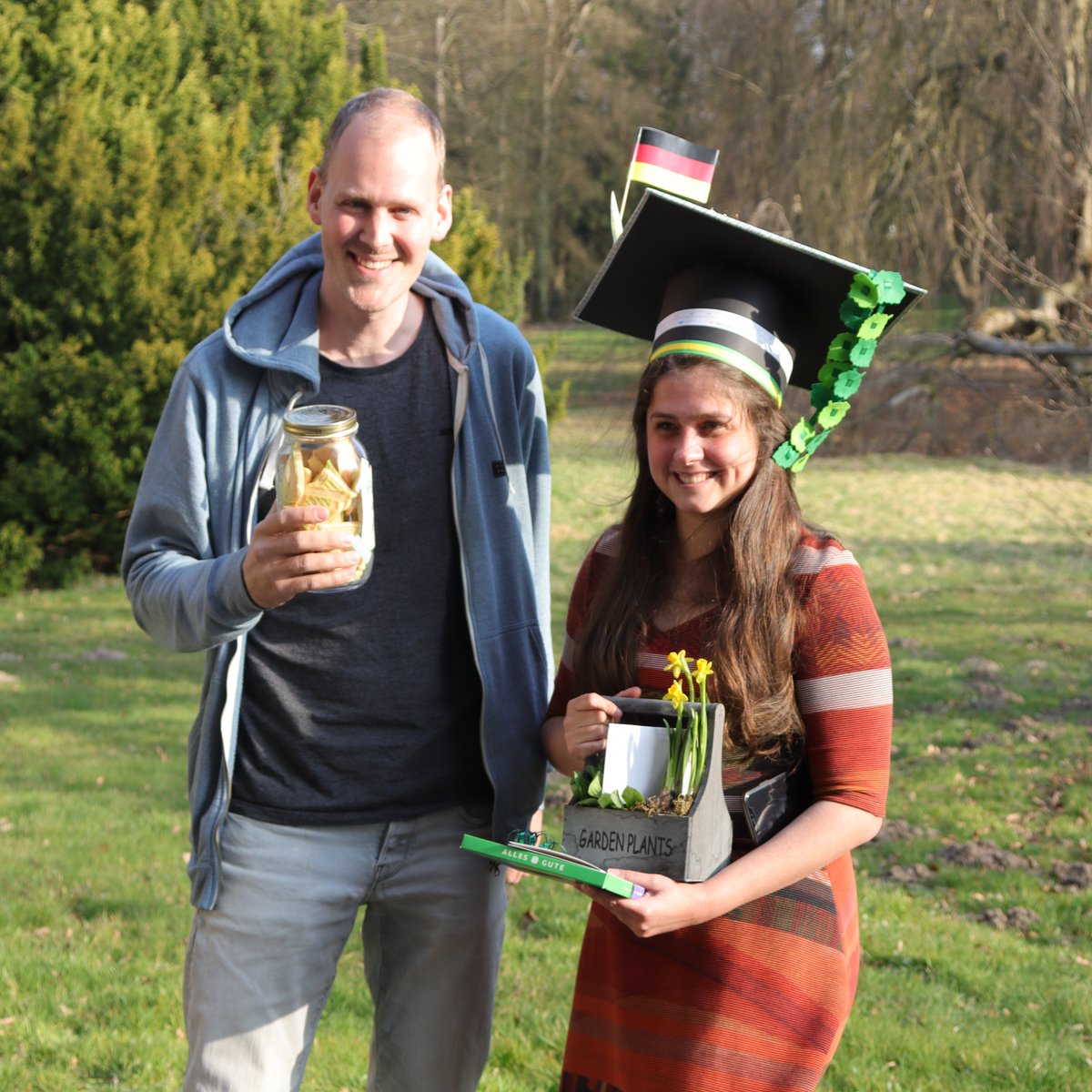 Tobiology_de's tweet photo. Congratulations to @APaulaLeite on her doctorate at @Thuenen_aktuell, and also to @NielsMuller for his first successful PhD! 🎓👏 Great research results - and Ana's journey continues in Tübingen @PlantEvolution. https://t.co/45ZJvP1SCR