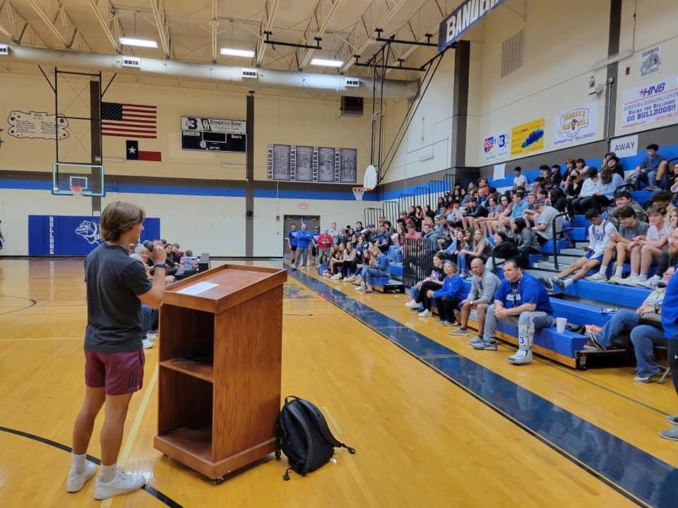 Bandera Boys Basketball tweet media