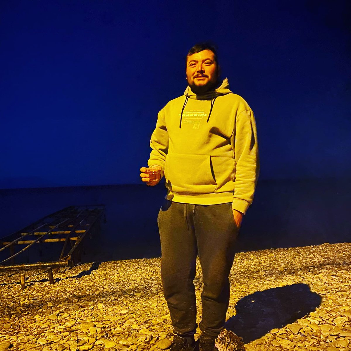 Ne geceden günü, ne günden geceyi çıkarabildim.