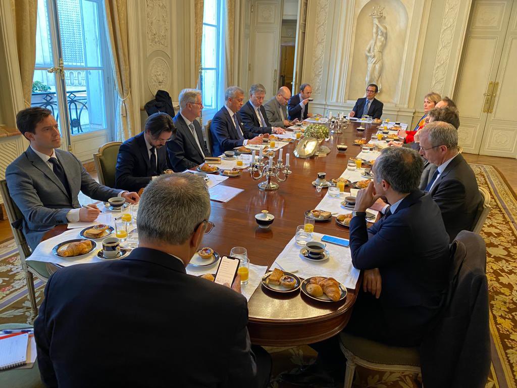 ProChile France (@prochile_fr) on Twitter photo Ce matin, le Ministre de l’énergie, <a href="/claudiohuepe/">Claudio Huepe</a> a reçu la <a href="/TaskForceH2/">Task Force Hydrogène</a> et <a href="/FranceHydrogene/">France Hydrogène</a> à l’Ambassade du 🇨🇱 en 🇫🇷 pour parler sur les opportunités de developper l’hydrogène vert. <a href="/MinEnergia/">Ministerio de Energía</a> <a href="/ProChile/">ProChile</a> <a href="/MEDEF_I/">MEDEF International</a> <a href="/ocdechile/">ocdechile</a> Ce matin, le Ministre de l’énergie, <a href="/claudiohuepe/">Claudio Huepe</a> a reçu la <a href="/TaskForceH2/">Task Force Hydrogène</a> et <a href="/FranceHydrogene/">France Hydrogène</a> à l’Ambassade du 🇨🇱 en 🇫🇷 pour parler sur les opportunités de developper l’hydrogène vert. <a href="/MinEnergia/">Ministerio de Energía</a> <a href="/ProChile/">ProChile</a> <a href="/MEDEF_I/">MEDEF International</a> <a href="/ocdechile/">ocdechile</a>