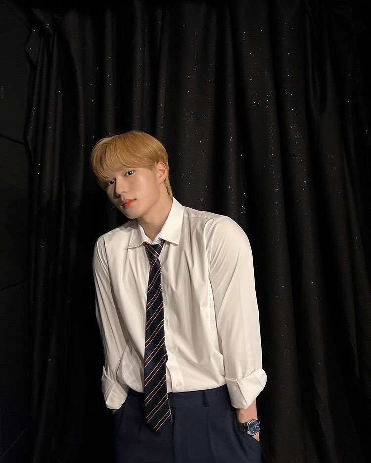 loopjunseo's tweet image. 🦊220326 junseo instagram post