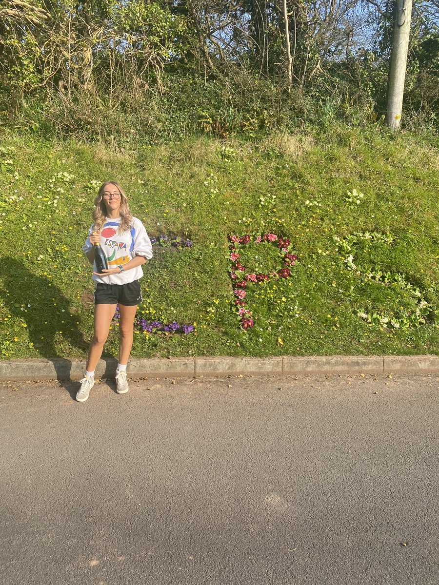 Last day at Combe Pafford school and hate to admit, there was tears:( the best few weeks I’ve had here are down to the amazing staff and the lovely students. Have never laughed nor learnt so much on a placement and I’m really going to miss being able to teach there everyday❤️😢