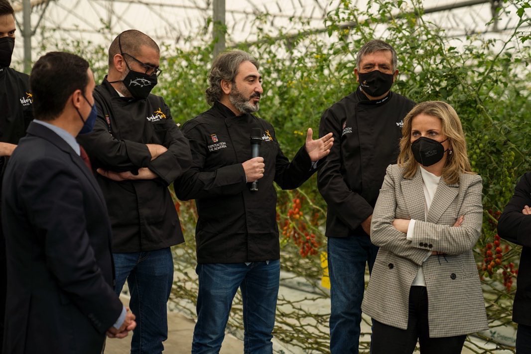 🍅🫑🍆 <a href="/saboresalmeria/">SaboresAlmería</a> ha presentado hoy su participación en #Madridfusión, donde nuestro chef #Tonygarcia hará un #showcooking 

#tonygarcia #tonygarciaespaciogastronomico #saboresalmeria <a href="/JaviAurelianoG/">Javier A. García</a> <a href="/GrupoCaparros/">Caparrós</a>