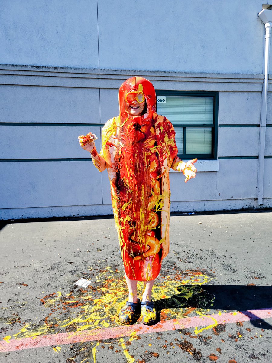 NMTimberwolves's tweet image. Aaaannnnd, just like that Mrs. Harrison was turned into a hot dog, while devouring hot dogs! Congrats to all of the students who participated in the spraying! Thank you for buying yearbooks! #HotDogHotDogHotDiggetyDog #WhoLetTheHotdogOut #TimberwolfProud