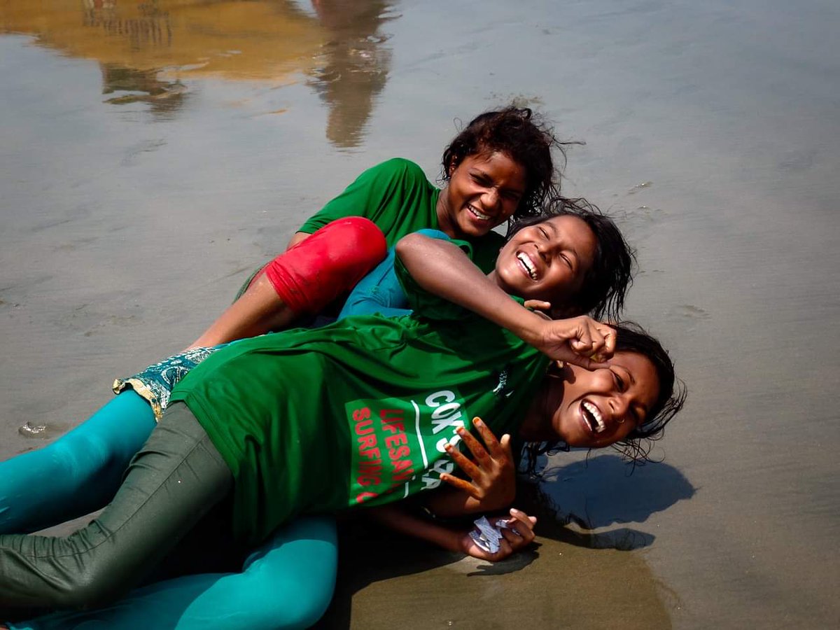 Human Rights Watch Film Festival (@hrwfilmfestival) on Twitter photo Tuning in from Bangladesh is director <a href="/elizadcosta/">Elizabeth D. Costa</a>. "I saw how fearless they were... They were full of confidence.. I felt it was a story that needed to be told." Tuning in from Bangladesh is director <a href="/elizadcosta/">Elizabeth D. Costa</a>. "I saw how fearless they were... They were full of confidence.. I felt it was a story that needed to be told."