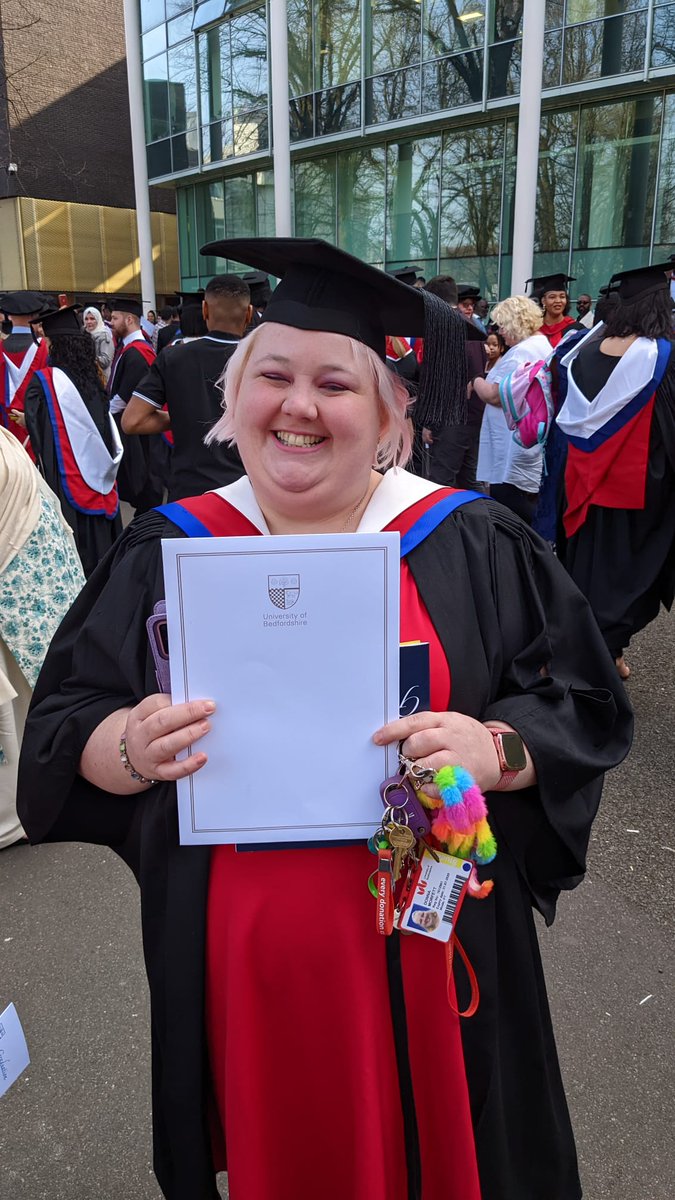 lilmissmorfett's tweet photo. Proudest day ever @uniofbeds 
#graduation #uniofbedsgraduation #uobgraduation #forensicsciencedegree https://t.co/DFizQaooAV