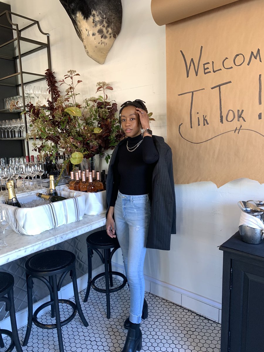 damoyee's tweet image. #TikTok invited #DAMOYEE to perform an acoustic set at an exclusive dinner party during the Game Developers Conference in #SanFrancisco earlier this week!