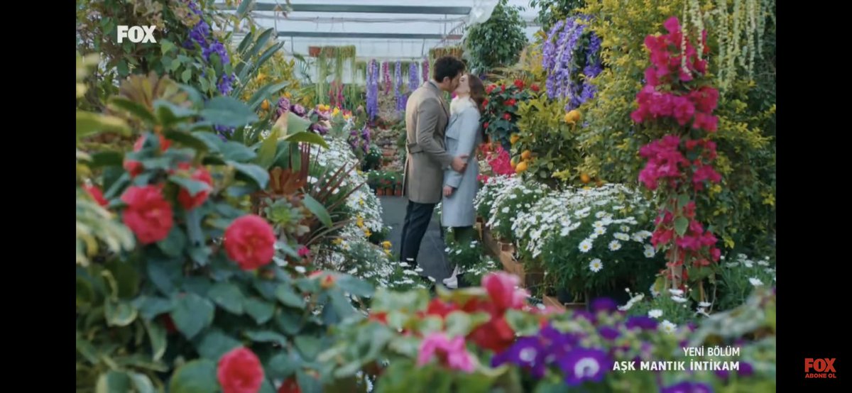 TurkishSeries00's tweet image. #sensizolmaz #AskMantıkİntikam #ErZan 😫😫😫 they finally kissed 🤍