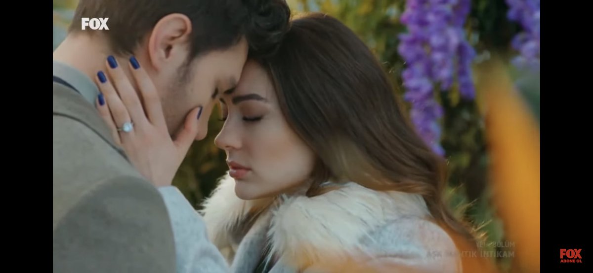 TurkishSeries00's tweet image. #sensizolmaz #AskMantıkİntikam #ErZan 😫😫😫 they finally kissed 🤍