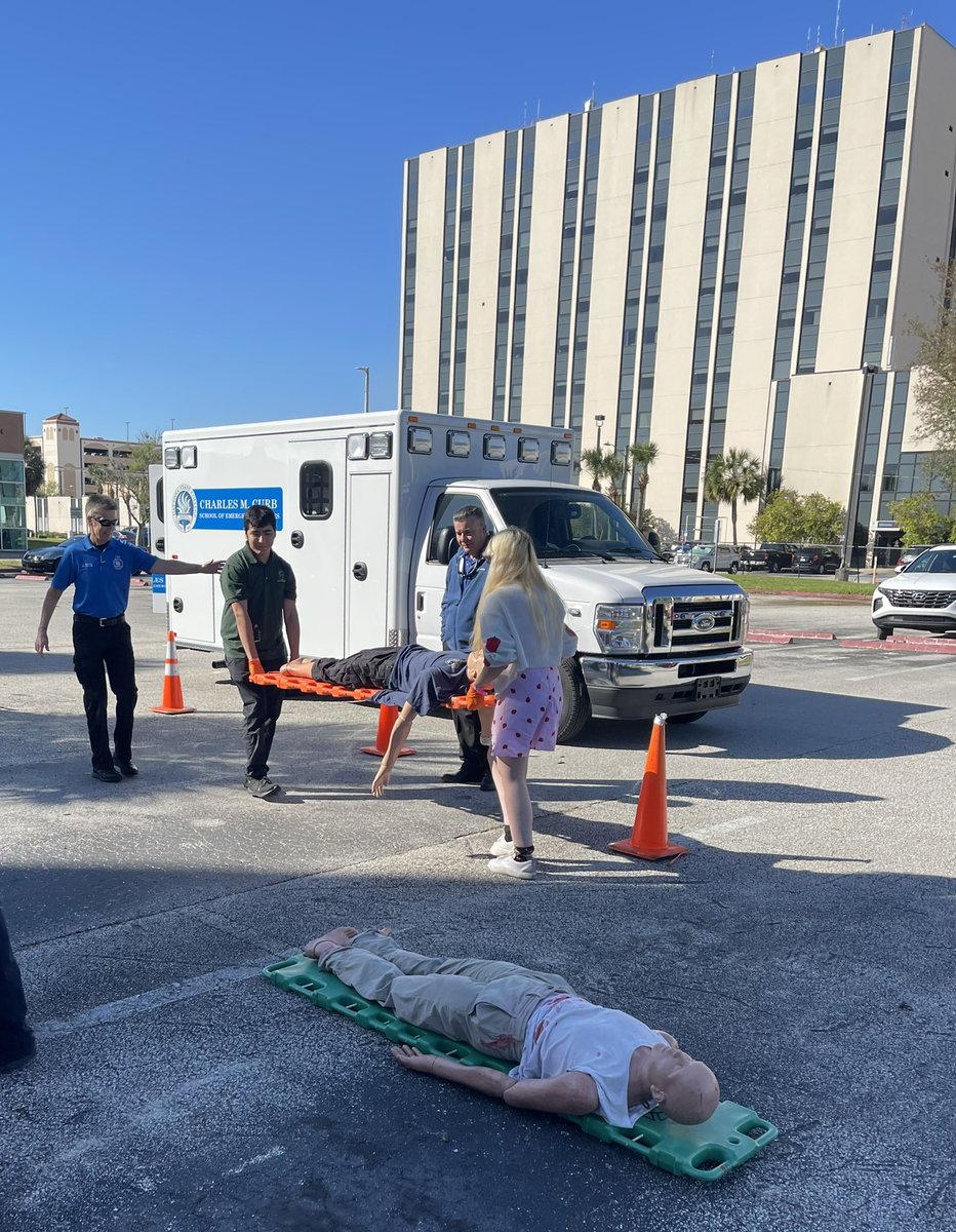 deltona_hsa's tweet photo. A fun day at DSC’s Health Expo allowing our students to explore many different health career fields. Thank you for having us! #DSC_VCShealthexpo @DHSHappenings @DSC_News https://t.co/nYVnOlCGU2