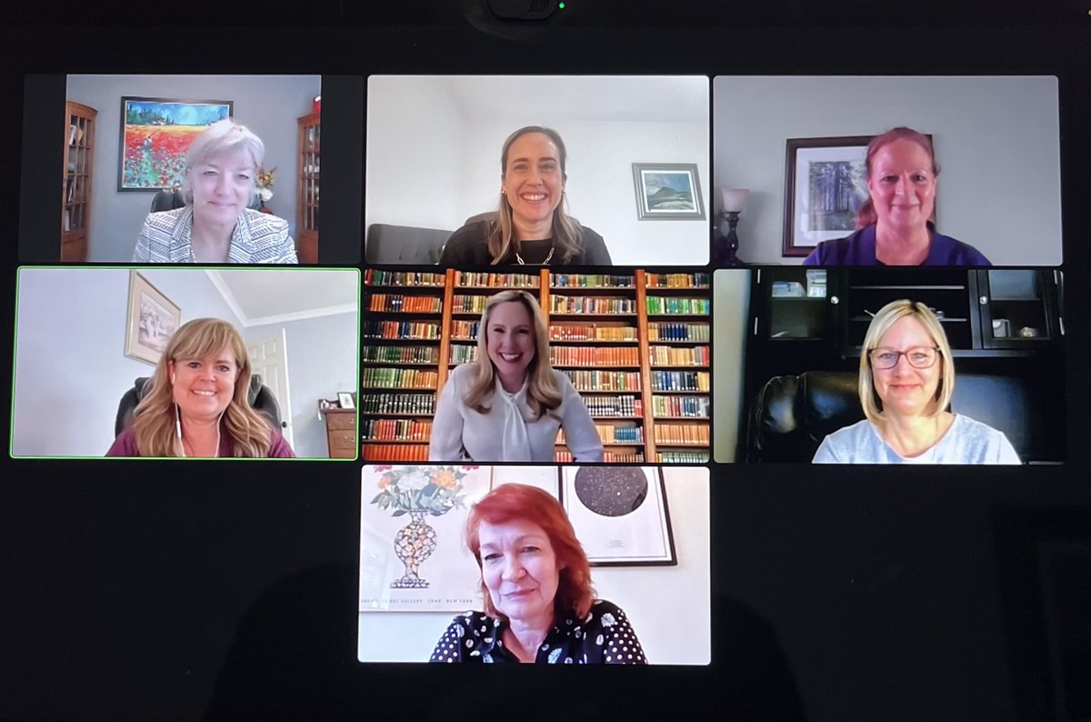 WidgerKim's tweet image. Proud supervisor on a very successful PhD defence with all 3 papers already published! Congratulations Dr. Laura Buckley!! @laurabuckley Thank-you committee members @ClevKristin Whitney Berta, examiners @gretagc @CranleyResearch and chair Margaret MacNeill