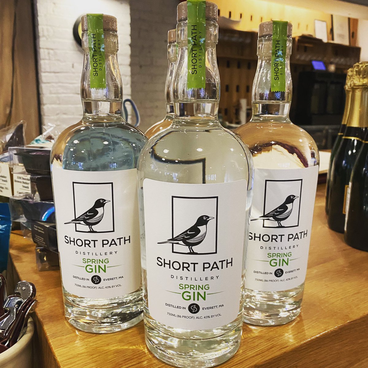 mayhewwine's tweet image. It's only officially Spring when Short Path releases their Spring Gin. Beautiful day to pop one of these open. 

#tgif #springgin #newarrivals #localdistillery #drinklocal #drinktolearn #drinkresponsibly