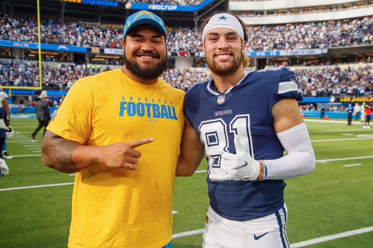 neauxsohard's tweet photo. @trinityf0131 Have we discussed Hawaiian Alex https://t.co/LTI8jUFJIz