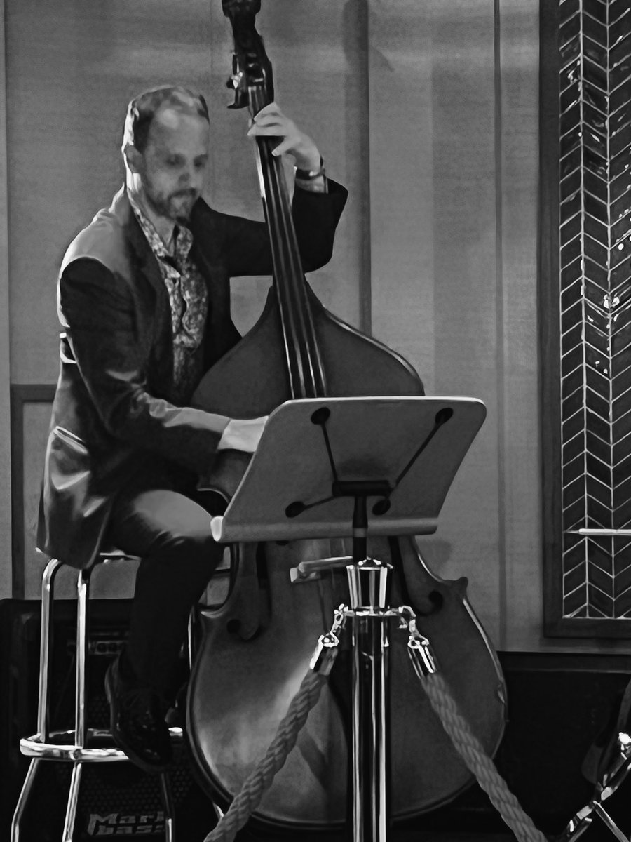 Jazz in the Garden Lounge tonight <a href="/cunardline/">cunardline</a> #QE