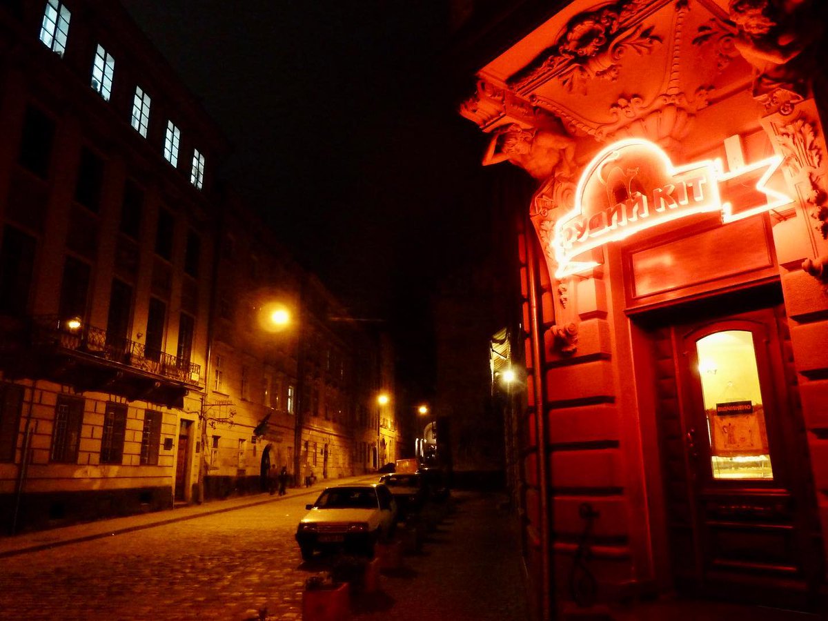 CaucasusMercury's tweet photo. Once upon a time in Lviv. The Red Cat Cafe at Armenian street. https://t.co/Z7JCvqUngT