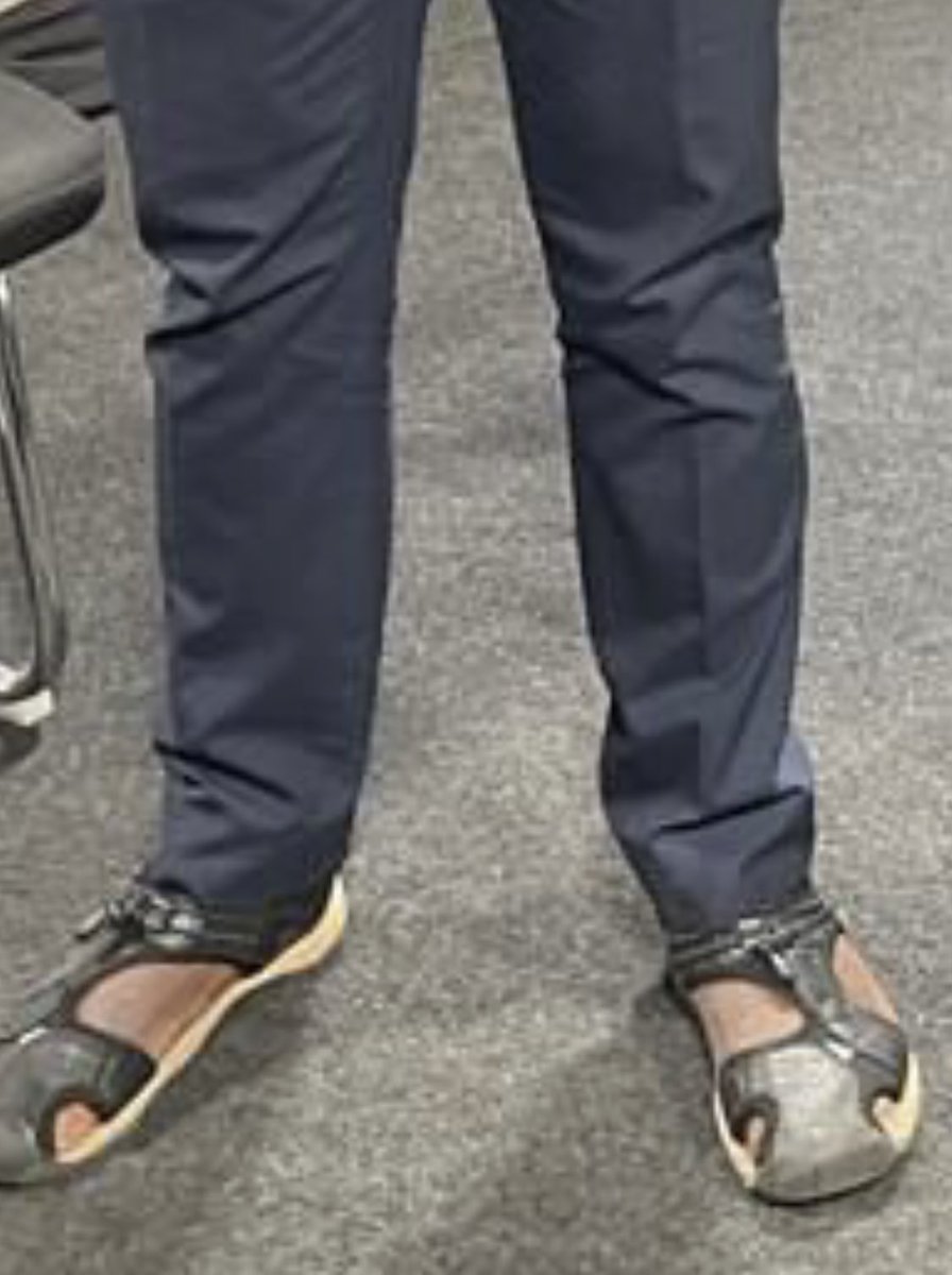 Who is this?🤣🤣🤣🤣🤣🤣