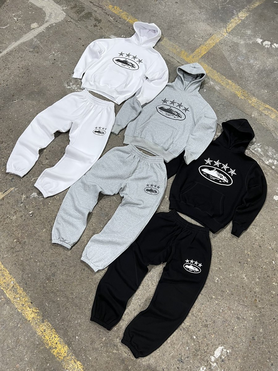 crtzrtw's tweet photo. FourFuckinYears. https://t.co/cexZMTJYFV